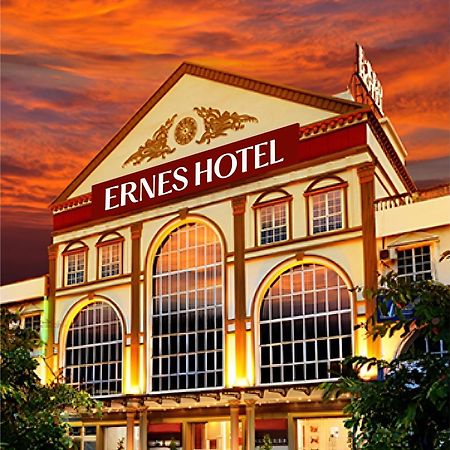 Ernes Hotel Bandar Perda Kampong Permatang Batu Экстерьер фото