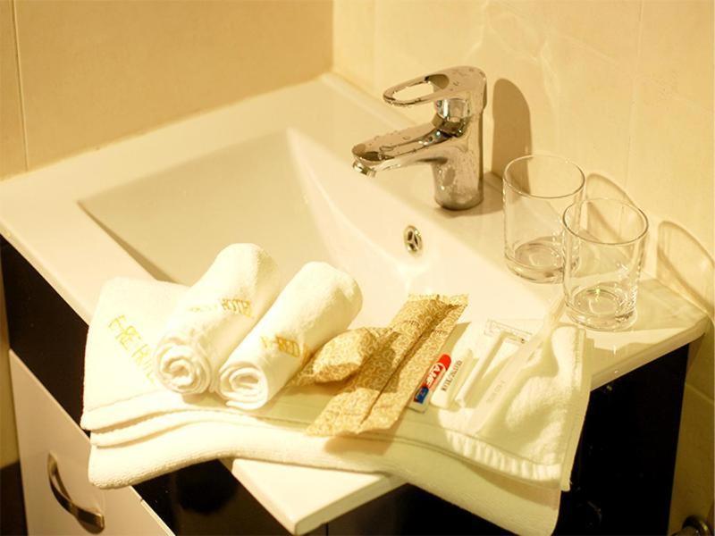 Ernes Hotel Bandar Perda Kampong Permatang Batu Экстерьер фото